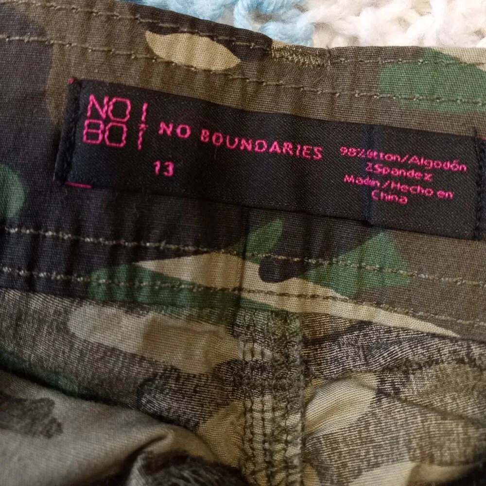 Women's camo shorts with belt size 13 - Picture 5 of 5